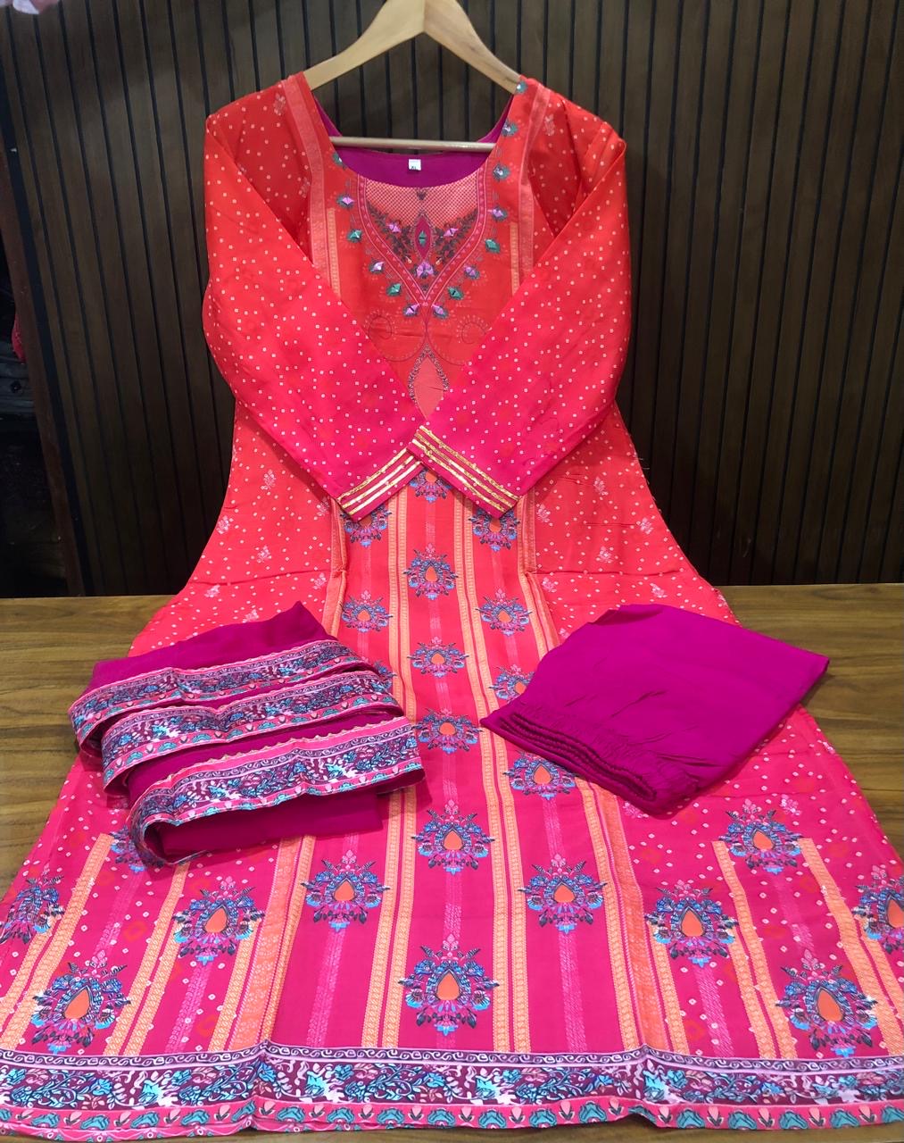 Printed Maslin Kurti Set with Rayon Cotton Pant & Nazmin Dupatta