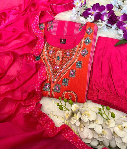 Printed Maslin Kurti Set with Rayon Cotton Pant & Nazmin Dupatta